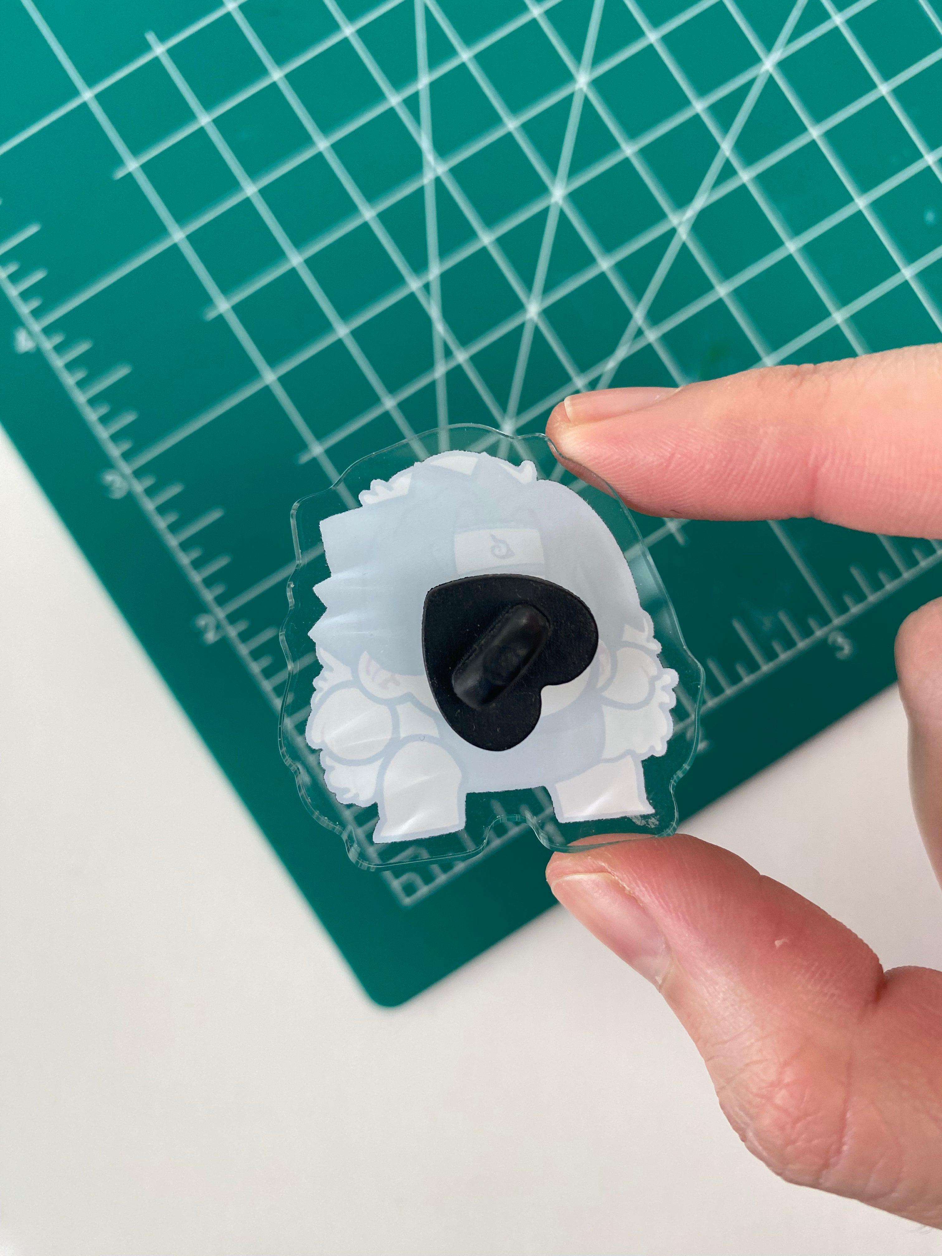 Mini Pin: Sasuke onigiri