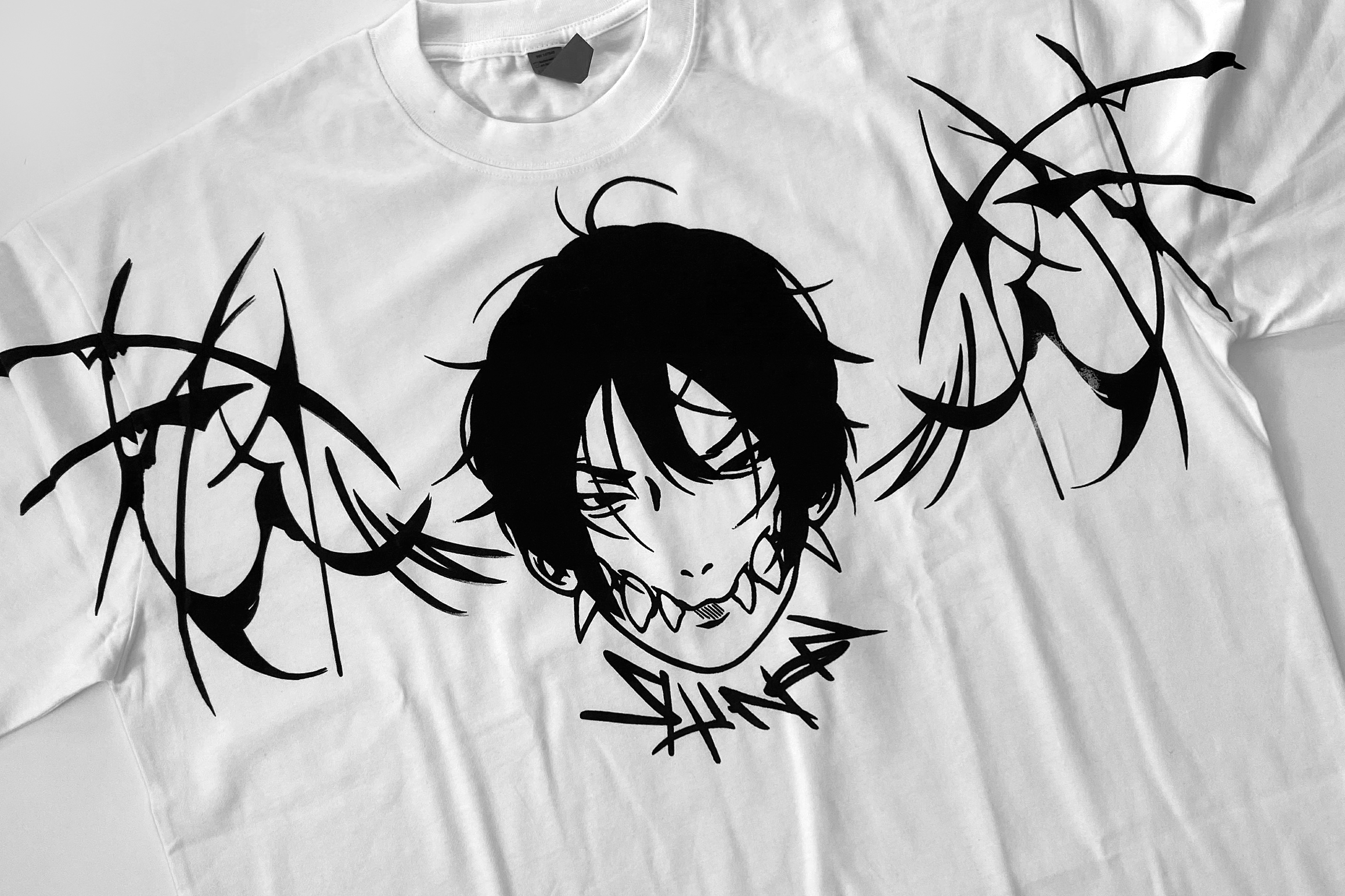 T-Shirt: Karuma Black and White Design